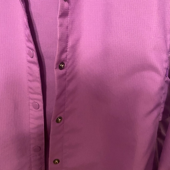 Duluth Women's Water Replent Activeware Shirt Sz. L Snap Closure with Pockets - Picture 5 of 16